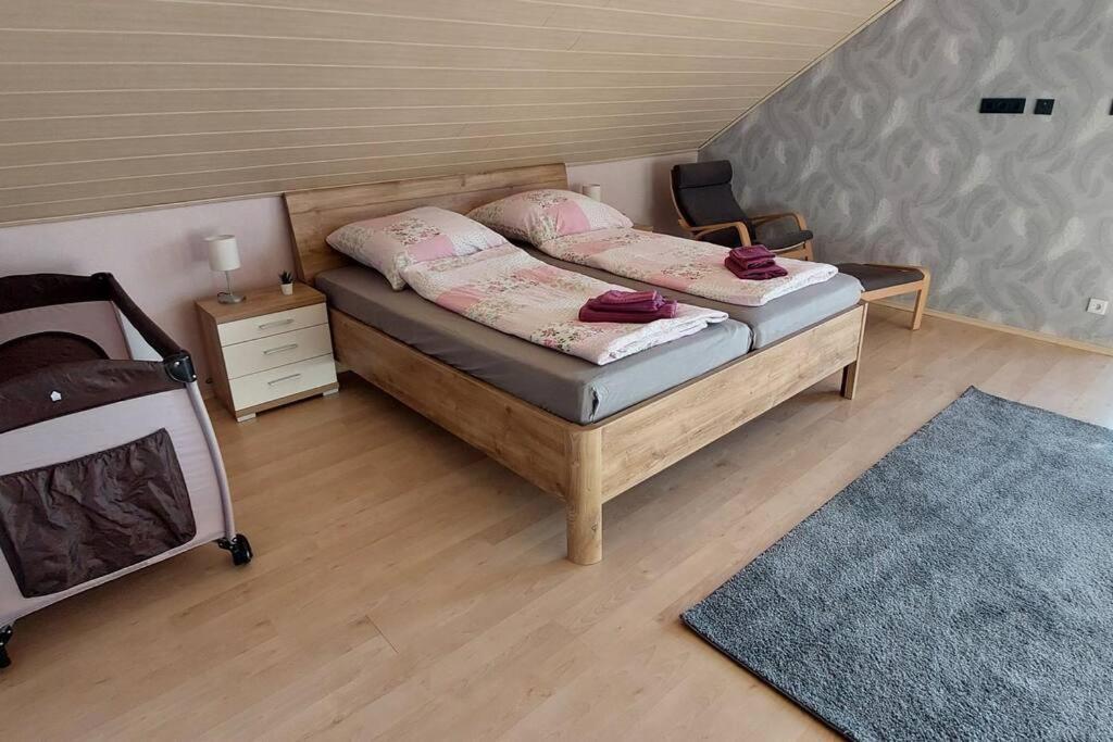 Grosse Tolle 4 Zimmer Ferienwohnung Im Herzen Des Odenwaldes Mörlenbach Dış mekan fotoğraf